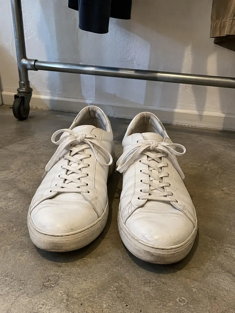 White trainers WH-S037